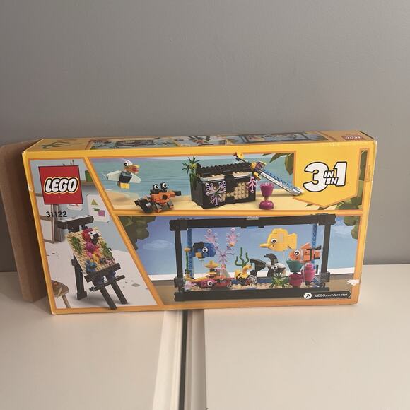 LEGO Creator: 3-in-1 Fish Tank (31122) - New/Opened Box - Picture 3 of 4